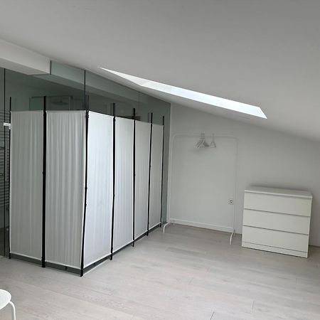 Black & White Apartments Rozna Dolina ลูบลิยานา ภายนอก รูปภาพ