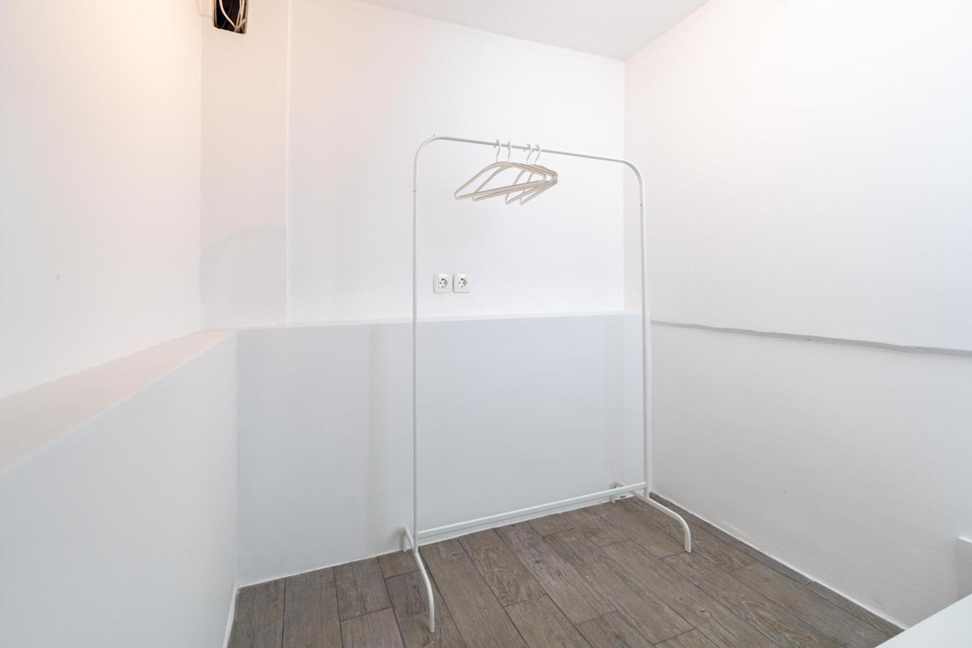 Black & White Apartments Rozna Dolina ลูบลิยานา ภายนอก รูปภาพ